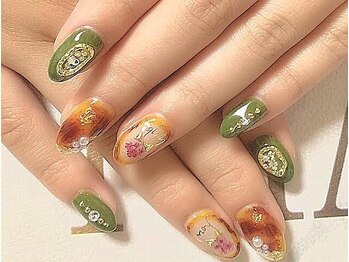 ミナネイル(mina-nail)/べっ甲×秋冬カラー♪