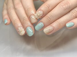 ぷっくりお花とニュアンスネイル