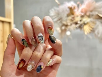 8(HACHI)の写真/【特別な日にはとっておきのネイルを♪デザイン多数ご用意】あなたの大切な日を華やかに演出します♪