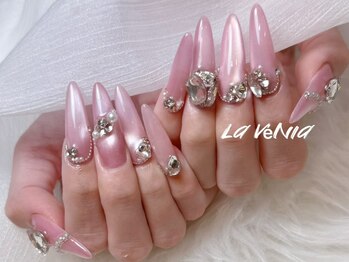 ラヴェニア(La ve nia)の写真/【なんば/日本橋】圧倒的モテカワネイルで女子力UP♪深夜24時まで営業◎お仕事終わりにもぜひお気軽に☆