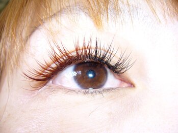 バリニーズエステ アムリタ(AMRTA)の写真/目元を彩る個性派デザイン！豊富なカラーとこだわりのデザインで、あなただけの魅力を引き出します◎