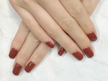 ネイルズ アヴァンティ(Nails Avanti)の写真/【瑞々しい手肌・艶やかな縦長美爪に】清潔感ある手と指先に♪新しい1年を美しい指先で迎えませんか？