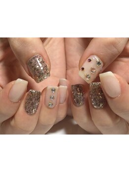 ショートネイルデザインが豊富