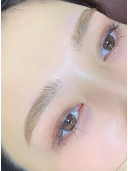 ビューステージ アイブロウサロン 広島/自然なアーチ眉デザイン♪