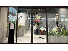 クロムネイル(CHROMNAIL)の雰囲気（松井山手ソフィアモール1階にオープン！駐車場も広く、好立地！）