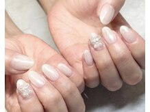 ネイルサロン シュシュ(Chou Chou)の雰囲気（カラーは常時300色以上を取り揃えて、お客様に似合う色をご提案）