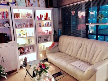 パシュ/【夜の待合室】平日夜9時迄営業