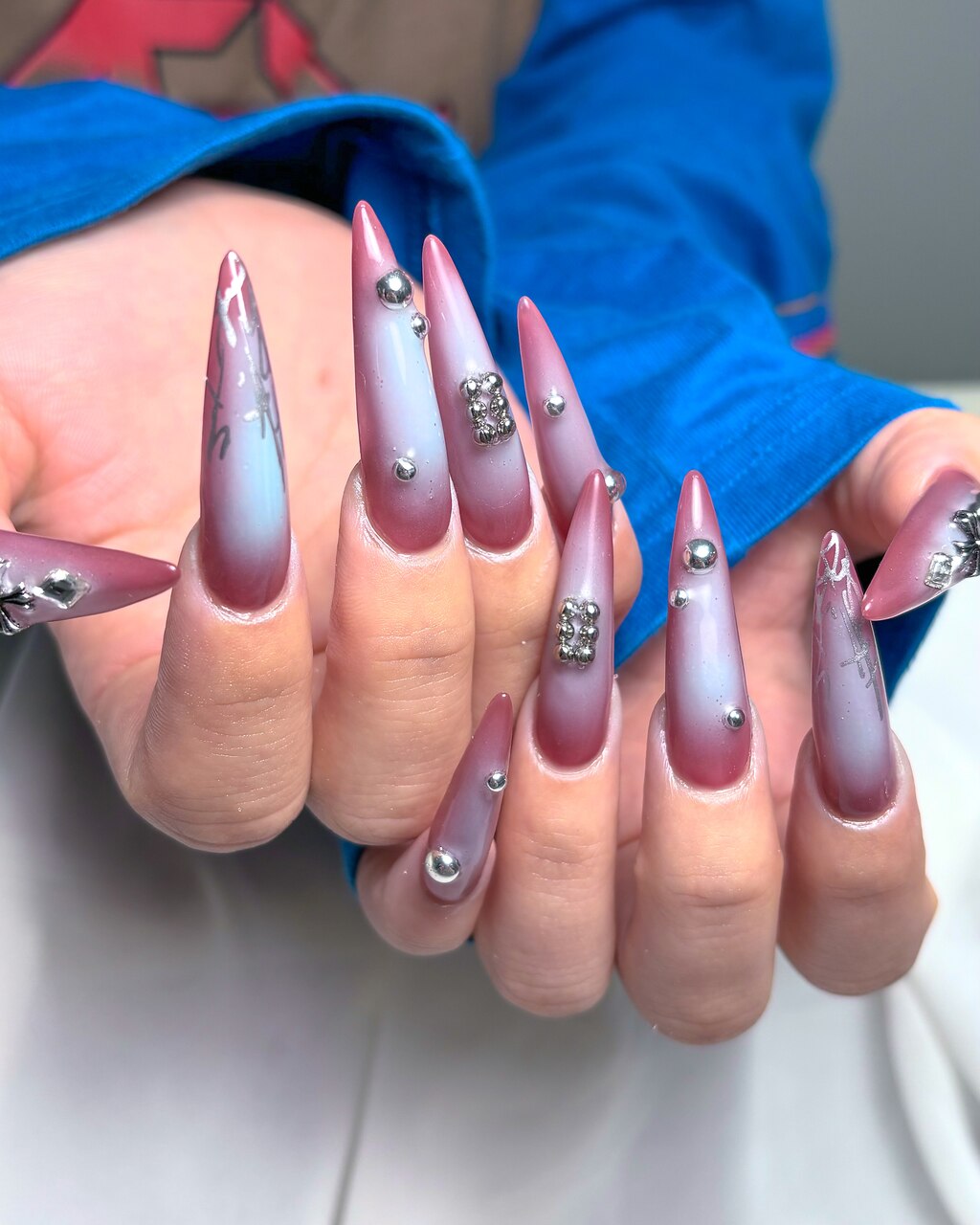 2026年冬トレンド】エアブラシのネイルデザイン集｜人気順｜10