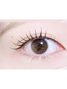 ナチュラル上品な目元にしたい