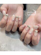 エム(em)/ホワイトネイル