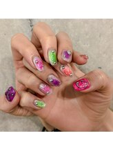 サロンドティス 学芸大学(salon de tis)/カラフルネイル