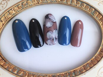 ネイルサロン あかねいろ/秋冬フラワースモーキー☆グレー