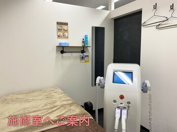 ミスターアンクール 鹿児島(Mr.uncoeur)/施術室へご案内