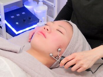 ソワラ(Soiela)の写真/お顔の筋トレで土台から引き上げる！緩んだフェイスラインも筋肉からアプローチすることで驚きの小顔へ！