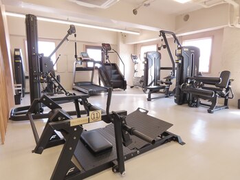 タッグ24(TAG24)/女性に特化したマシーン完備