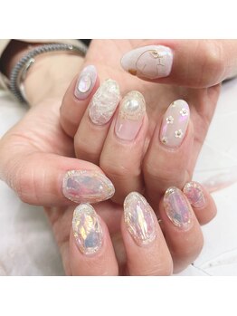 ネイルアンドまつげ リュフェール 五反田(Nail Lufaire)/左右非対称ネイル
