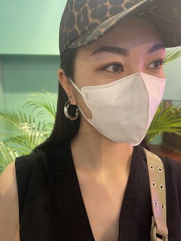 イスリー(ithree.)/ハリウッドブロウリフト