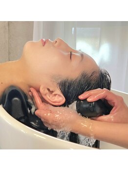 エマ 代官山(Emma)の写真/～リフトUP&ハリ肌へ～漢方アロマ×頭蓋骨調整ヘッドスパで頭のコリから柔らかくほぐしてリンパを促進