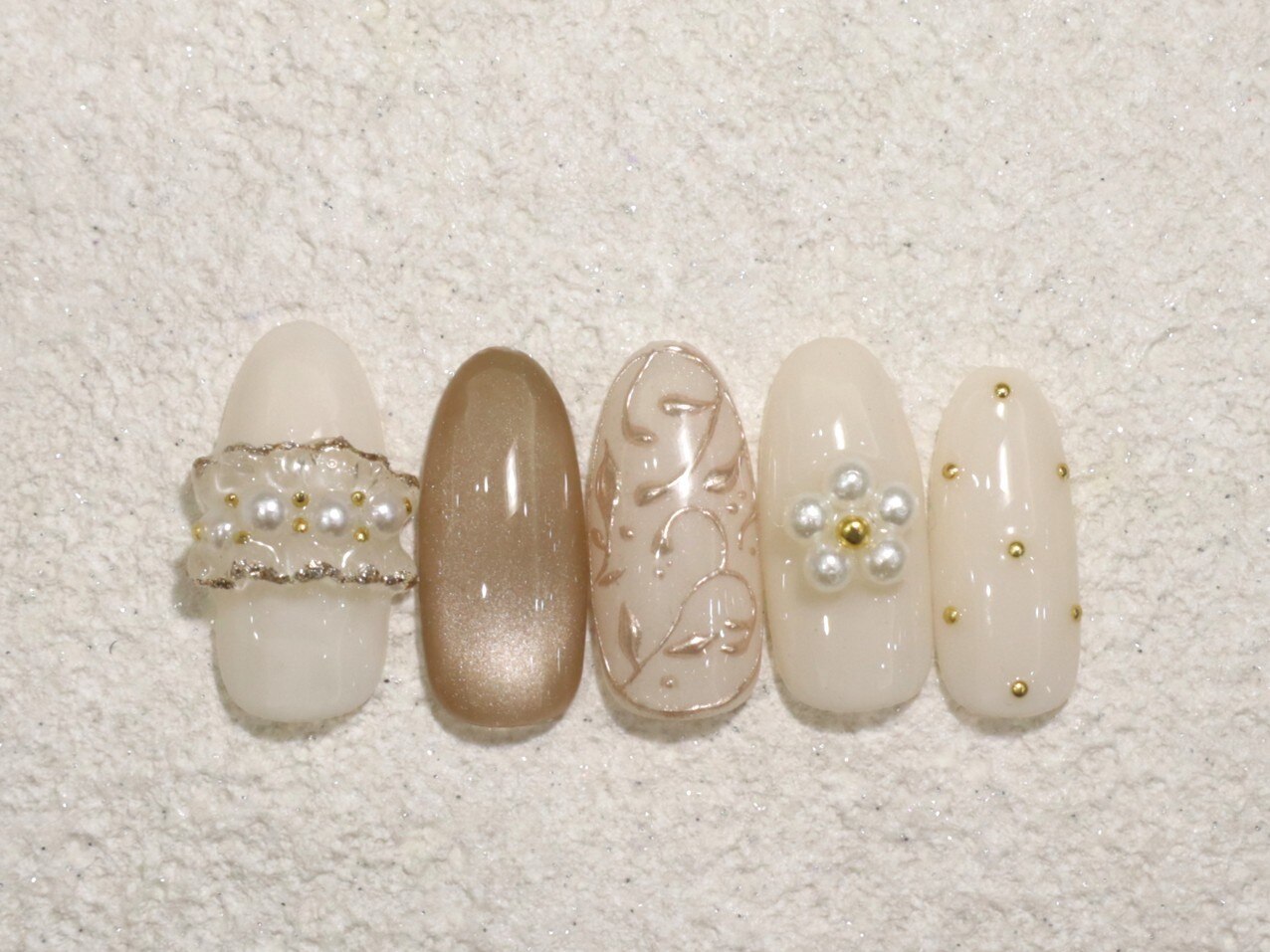 アンティークハートべっ甲柄とゴールドフラワーのガラスビーズのポニー