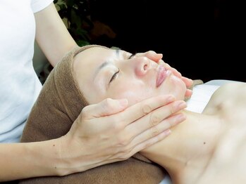 ミラン(MiLaN)/毛穴洗浄/ハイドラヴィーナス