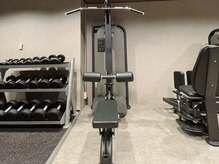 アンプシーフィット(UMPSY FIT)/住吉店：背中マシン