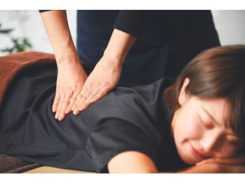 ニヒロ 戸越銀座店(nihilo)/コリ固まった筋肉を解します