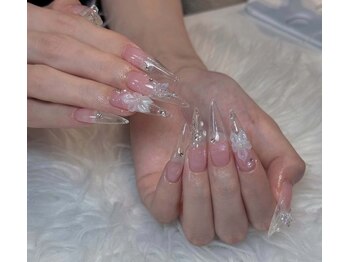 アリアネイルビューティー 新宿歌舞伎町(ARIA Nail Beauty)の写真/【新宿/新大久保】モチに自信あり!美フォルム折れないチップ長さだしが得意◎どこから見ても美しい指先に★