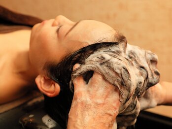ブランペシェ(Blanc pecher)の写真/生姜のパワーとハンドのマッサージが癒し効果◎頭皮から肩、肩甲骨、腕、指先にかけてじっくりマッサージ