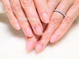 自爪風ベージュシンプル夏ネイル