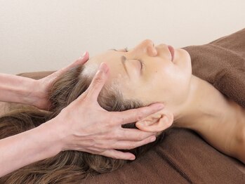 フリージア(Freesia)/【6】　ヘッド～首マッサージ