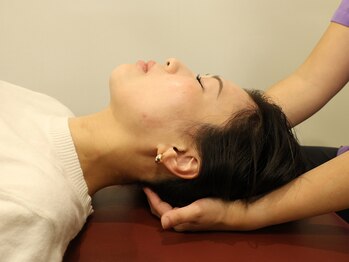 かんざき鍼灸接骨院/ヘッドスパ/頭痛/むくみ