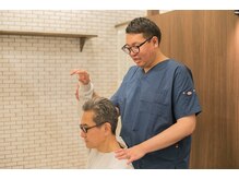 エブリデイ接骨院 整体院 鍼灸院の雰囲気（お悩み改善の確認中）