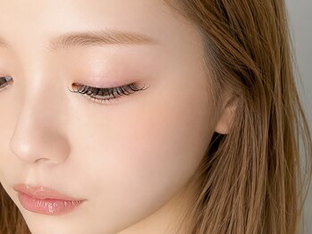 シリオ 一社店(CILIO)の写真/横顔も伏し目も美しく。