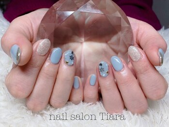 ティアラ(Tiara)/雪の結晶　ネイル