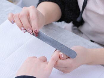 ココ(COCO)/爪の長さ、形を整えます