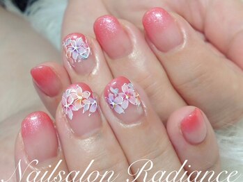 ラディエンス(Radiance)の写真/【手描きアートも大歓迎◎】品のある大人ネイルが大人気!デザイン×技術力で唯一無二のオリジナルネイルを*