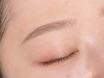 ハル 表参道(haru)の写真/あなたの骨格を活かす、理想のふんわり眉毛!毛質に合わせた繊細な間引きで、自然な美しさを実現☆
