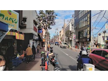 S字整体わが家/店前から下北沢方面＃整体肩こり