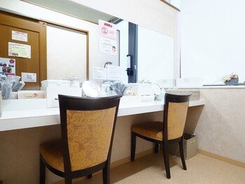 エスティ 梅田店/メイクルーム