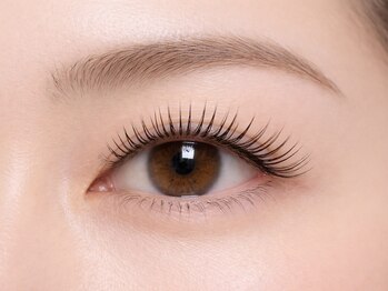 ファビー(Fabby)の写真/≪まつパ/マツエク◎≫目元を最大限に生かす施術で悩み解決◎負担も少なくパッチリeyeでメイク時短も♪