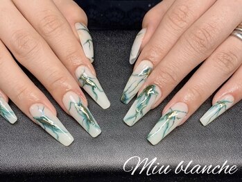 ミュウブランシュ/アクリルネイル