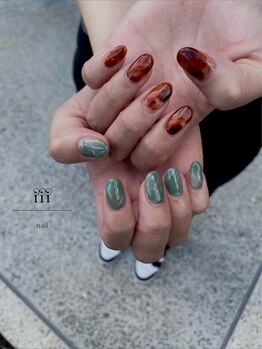 イー(iii)/べっこうネイル