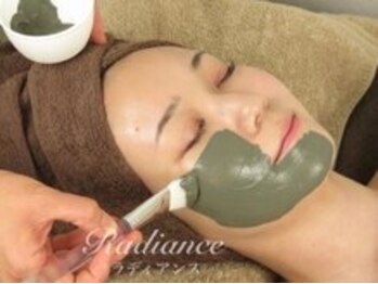 札幌セルフホワイトニング ラディアンス(Radiance)の写真/【ホワイトニング＋フェイシャルエステ】日頃頑張っている自分へご褒美☆ざらつきやニキビ等のお悩み解消◎