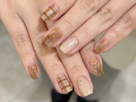 ニュアンスチェックネイル