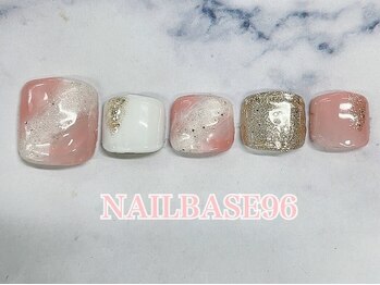 馴染みピンクニュアンスネイル