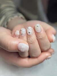 ストーンつけ放題ネイル