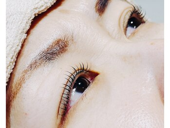 アイサロンルーム(Room)の写真/年齢が気になる大人女性に◎輝く自信を。まつげで叶える、明るい表情美を演出！