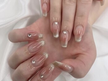 フローランズ(FLORANZ)の写真/【難波／アメ村】毎月のデザインに悩む方におすすめ◆駅近好立地の満足サロンで繊細かつ上品な指先に★