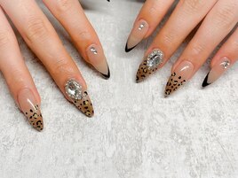 ヒョウ柄ネイル/大粒ビジュー/秋