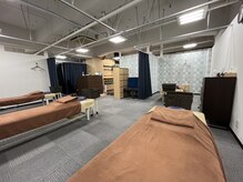 げんき堂鍼灸整骨院 ゲンキプラス 仙台駅前イービーンズ(GENKIPlus)の雰囲気（院内全体風景、プラス個室有◎）